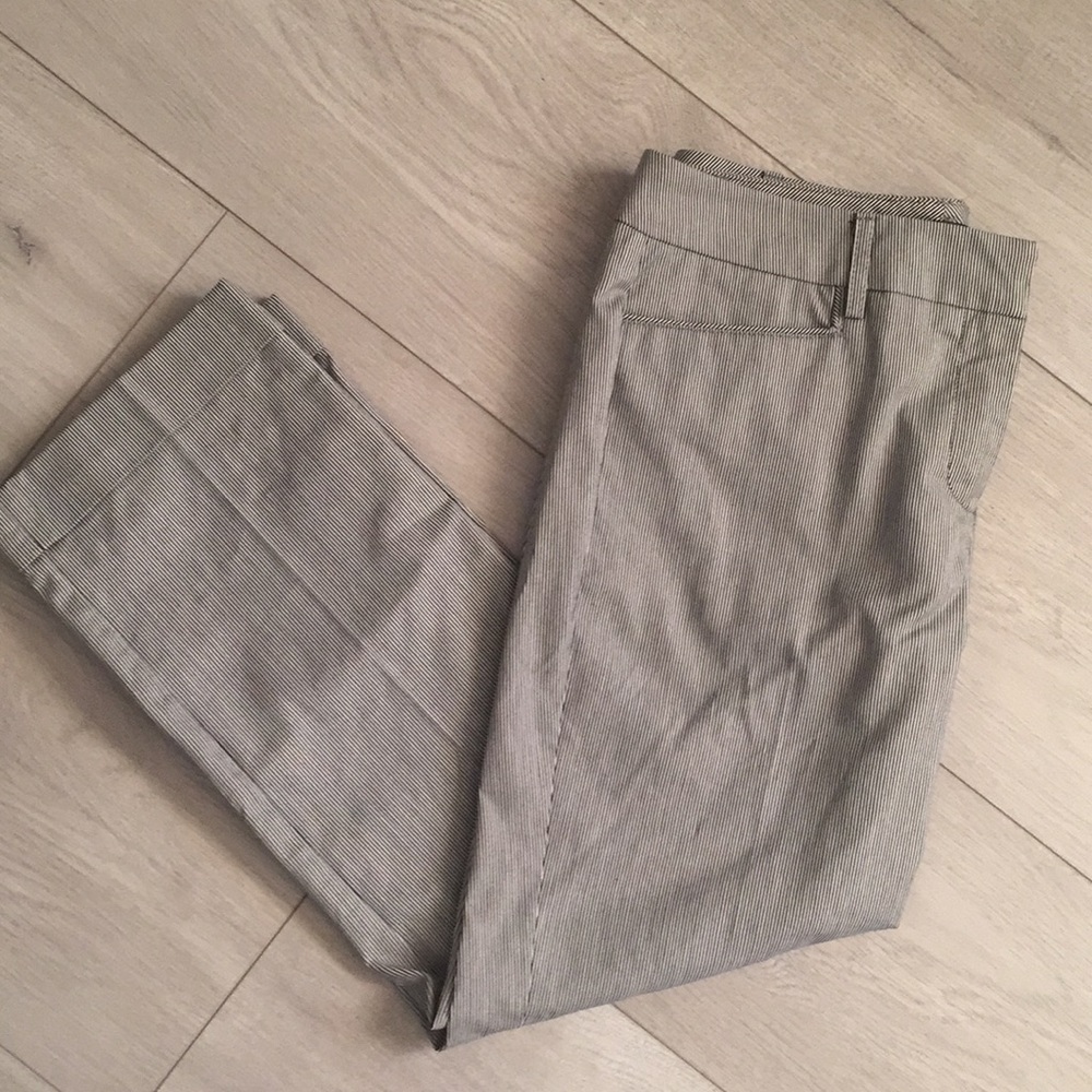 Grey striped cropped pants